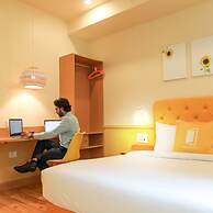 Bloom Hotel - Worli