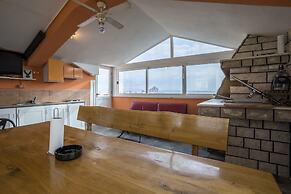 Luxury Spacious apt Near Znjan Beach w sea View