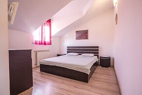 Luxury Spacious apt Near Znjan Beach w sea View