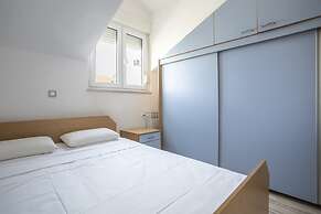 Luxury Spacious apt Near Znjan Beach w sea View