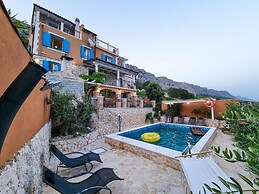 Luxe House