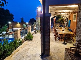 Luxe House