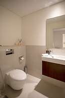 Elegant Apt With Balcony Minutes from Burj Khalifa