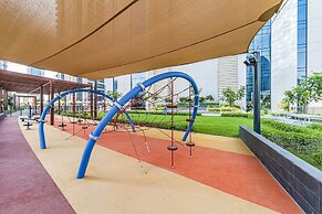 Elegant Apt With Balcony Minutes from Burj Khalifa