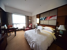 Dali Art Golf Hotel