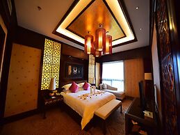 Dali Art Golf Hotel