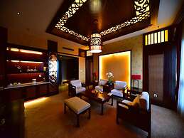 Dali Art Golf Hotel