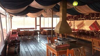 Yasmina Luxury Camp