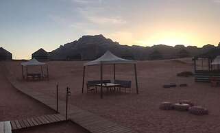 Yasmina Luxury Camp
