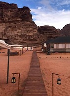 Yasmina Luxury Camp