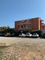 Villa ata Razanac - Apartment With sea View