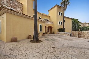 Luxury Villa Luna Suites frente al mar