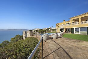 Luxury Villa Luna Suites frente al mar
