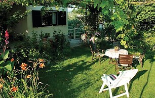 Sunflower House With a Pool and Large Garden