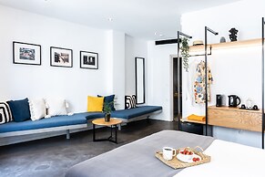 MELO Athens