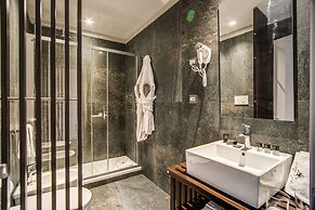 Hotel 77 Seventy-Seven