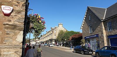 Atholl Rd Self Catering - 127 Central Location