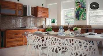 Hakuna Beach House