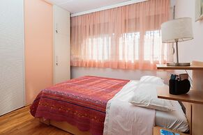 Comfortable and Fully Furbished apt in Center