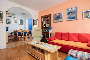 Comfortable and Fully Furbished apt in Center
