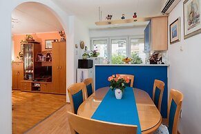 Comfortable and Fully Furbished apt in Center