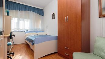 Comfortable and Fully Furbished apt in Center