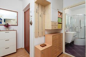 Comfortable and Fully Furbished apt in Center