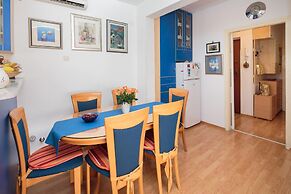 Comfortable and Fully Furbished apt in Center