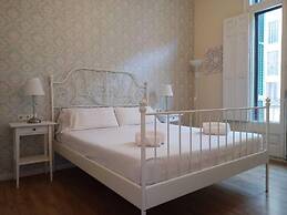 Hostal Lumine Suites by gaiarooms