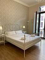 Hostal Lumine Suites by gaiarooms