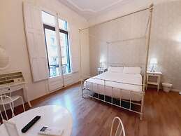 Hostal Lumine Suites by gaiarooms