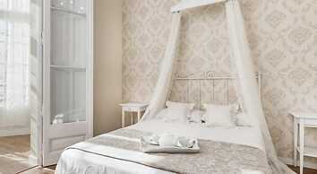 Hostal Lumine Suites by gaiarooms