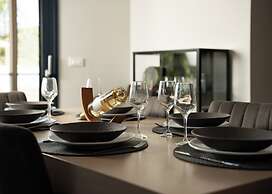 Amelia Residence