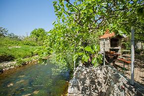 House With Large Garden, Right Next to the River