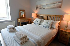 Mermaid Apartment - Sea Front Apartment With Views