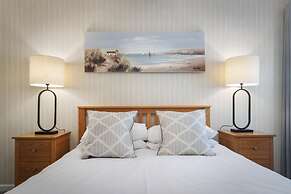 Sea View Apartment - Sea Front Apartment With Views
