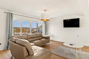 Am Byth - Luxury Cottage Sea Views