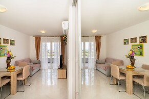 A2 - Modern apt With the Terrace & sea View