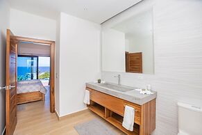 West Bay Breeze 3 Bedroom Home by RedAwning