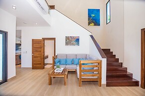 West Bay Breeze 3 Bedroom Home by RedAwning