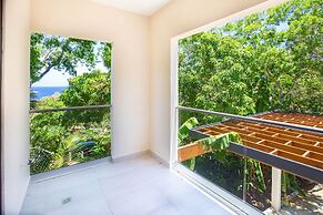 West Bay Breeze 3 Bedroom Home by RedAwning