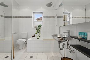 Art Deco Style Apartment