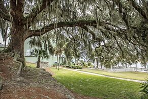 Oaks on the River