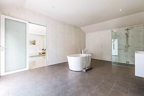 Amazing 6 Bedroom Pool Villa ED60