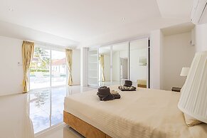 Amazing 6 Bedroom Pool Villa ED60