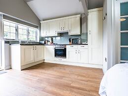 1 Bed Studio in Two Dales, Near Matlock & Bakewell