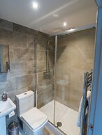 1 Bed Studio in Two Dales, Near Matlock & Bakewell