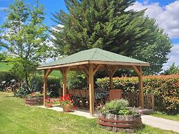 Ostra Villa - Sleeps 8 - Pool - Garden - Parking