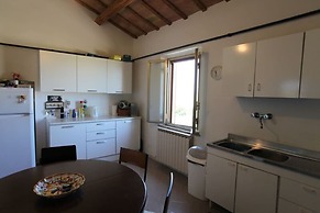 Ostra Villa - Sleeps 8 - Pool - Garden - Parking