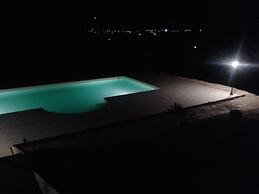 Ostra Villa - Sleeps 8 - Pool - Garden - Parking